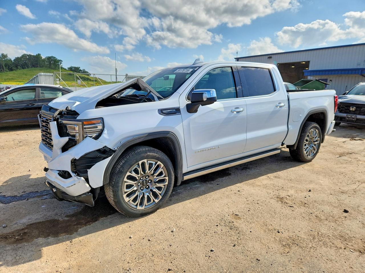 1GTUUHE87TZ176255 · 2026 GMC SIERRA