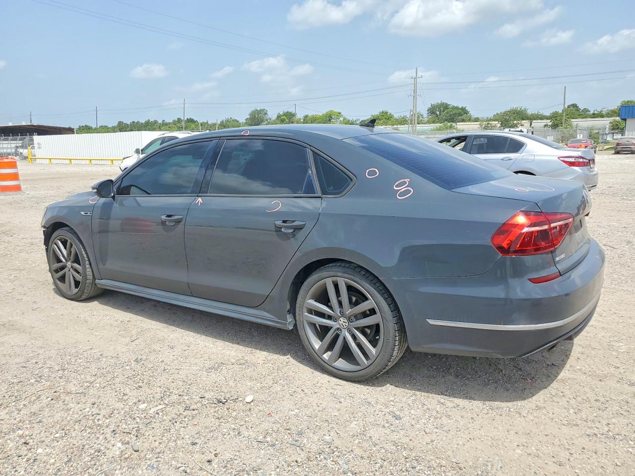1VWAA7A39JC009215 · 2018 VOLKSWAGEN PASSAT · 2/12