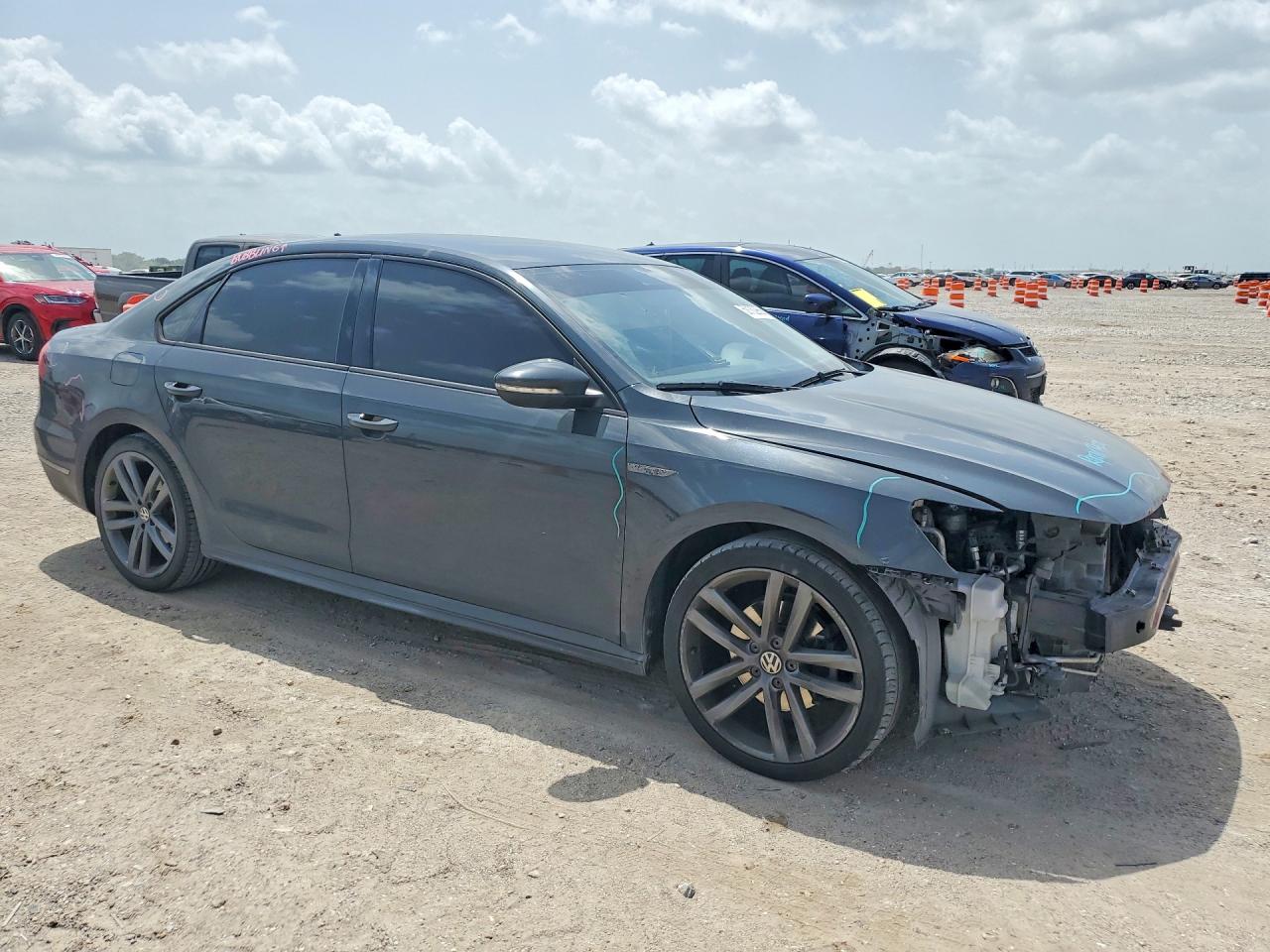 1VWAA7A39JC009215 · 2018 VOLKSWAGEN PASSAT · 4/12