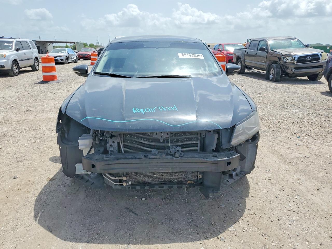 1VWAA7A39JC009215 · 2018 VOLKSWAGEN PASSAT · 5/12