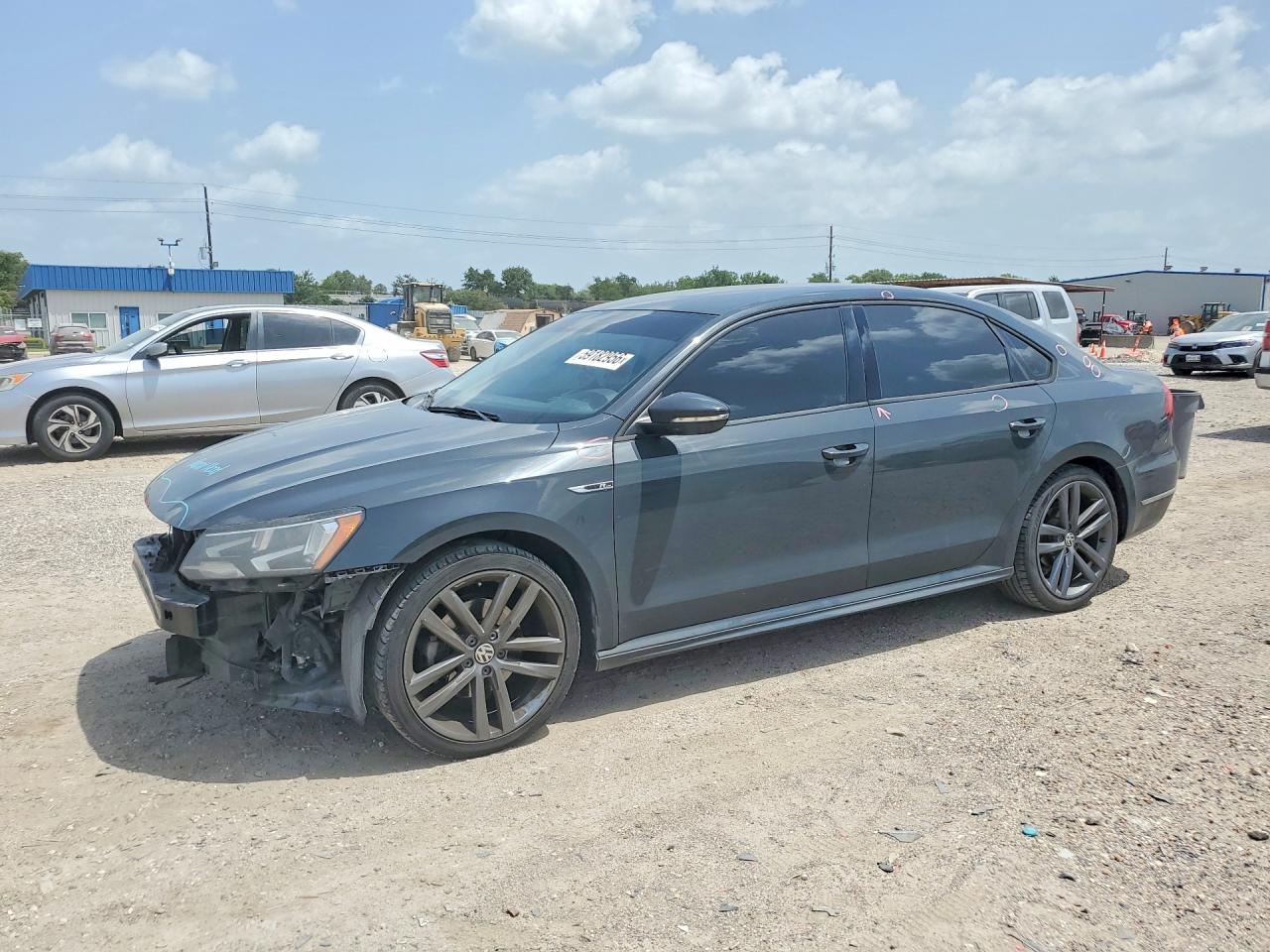 1VWAA7A39JC009215 · 2018 VOLKSWAGEN PASSAT