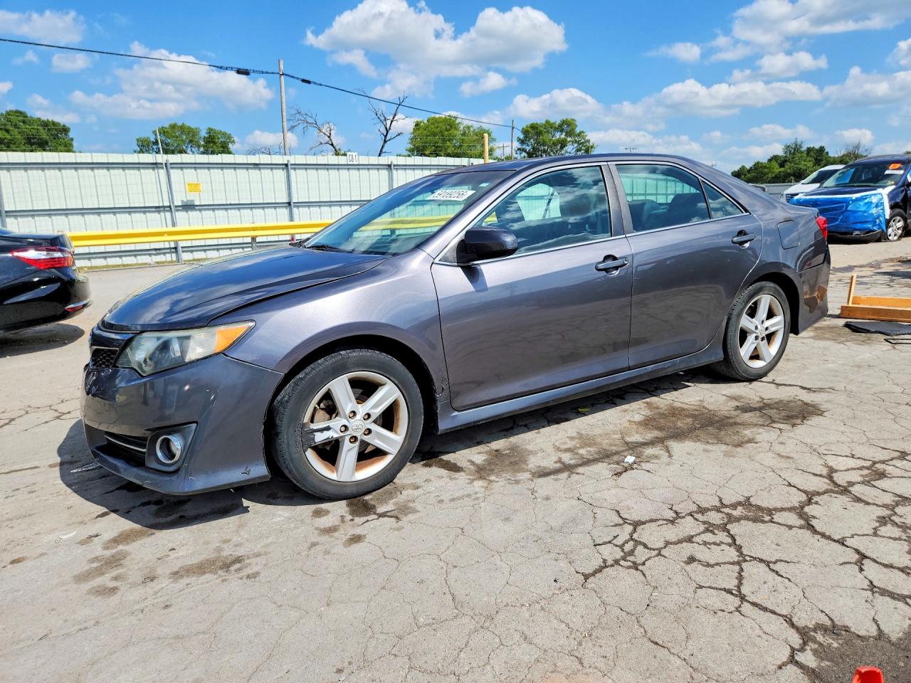 4T1BF1FK0EU340119 · 2014 TOYOTA CAMRY
