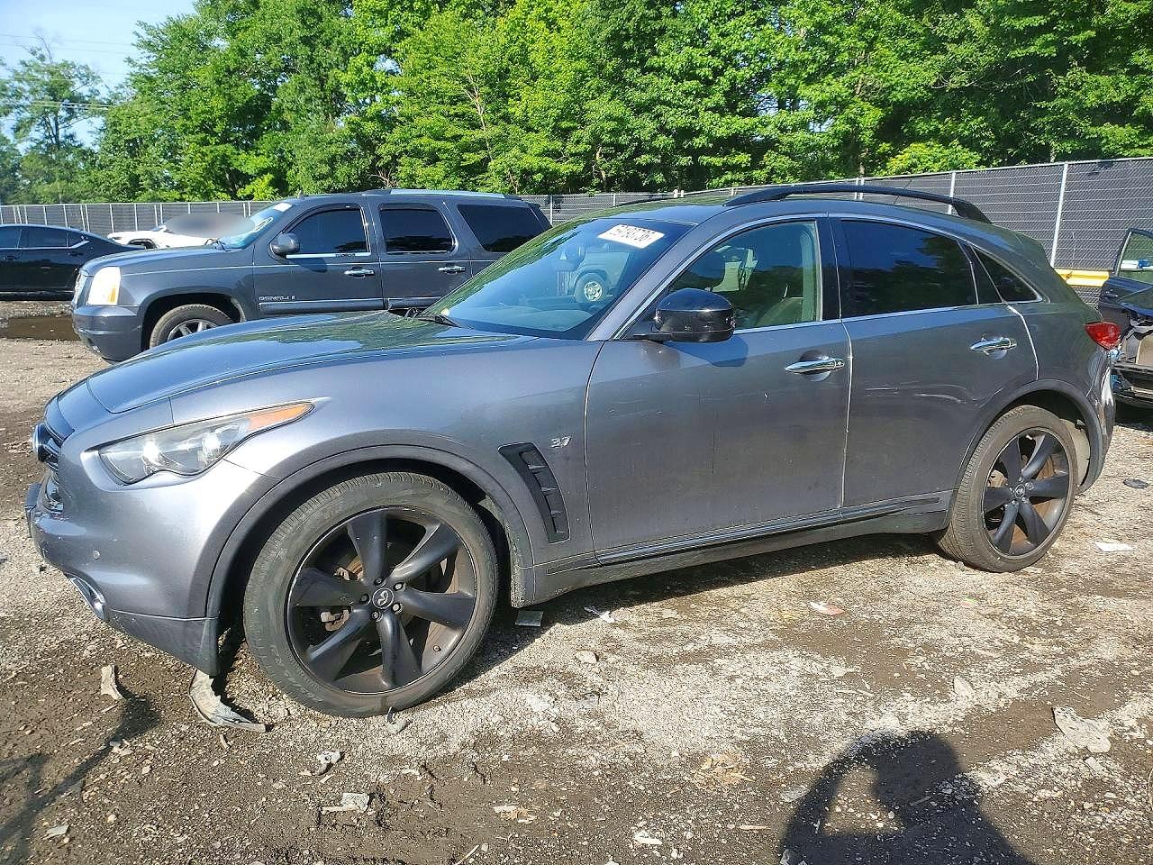 JN8CS1MU9GM671765 · 2016 INFINITI QX70