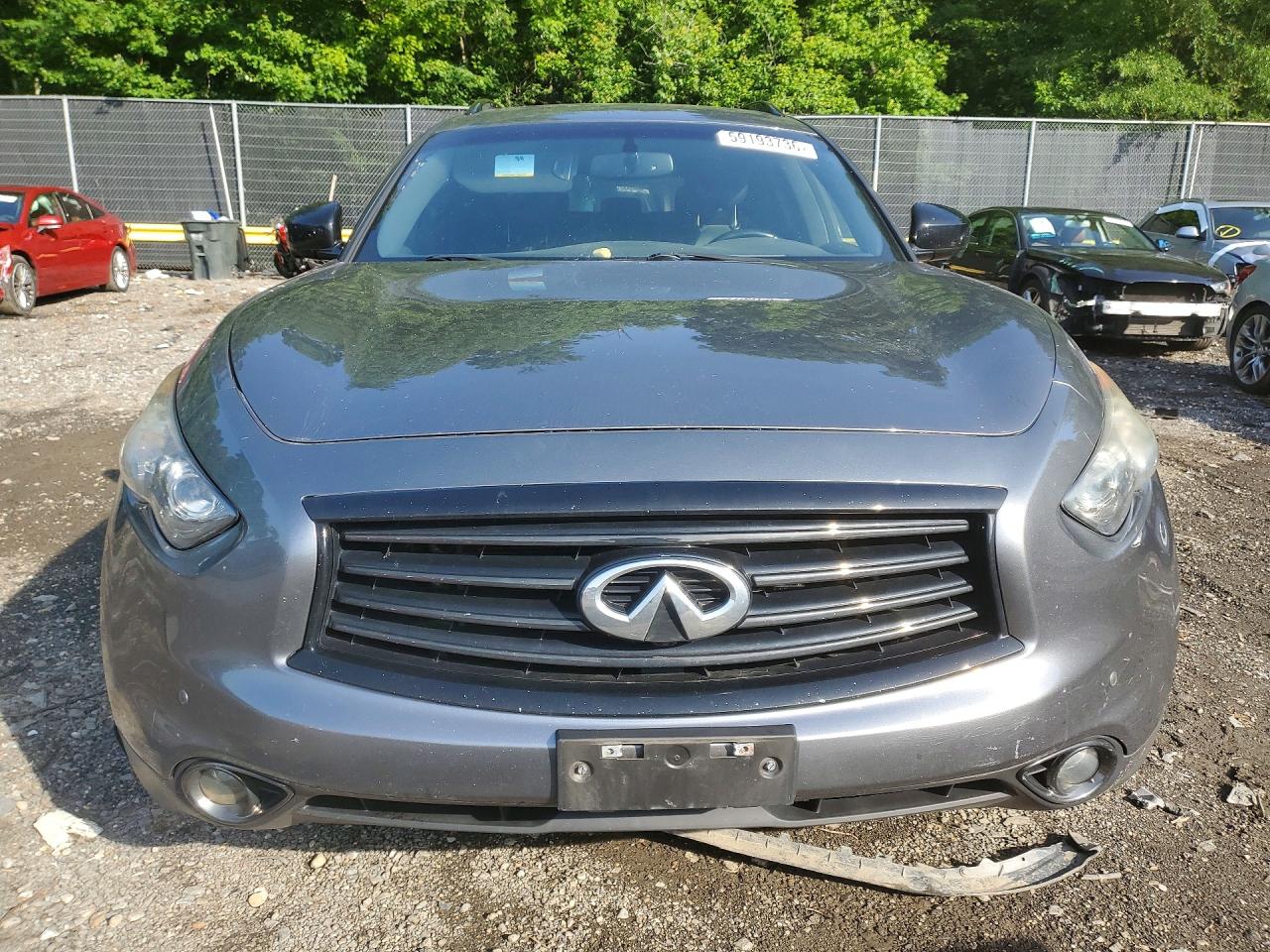 JN8CS1MU9GM671765 · 2016 INFINITI QX70 · 5/13