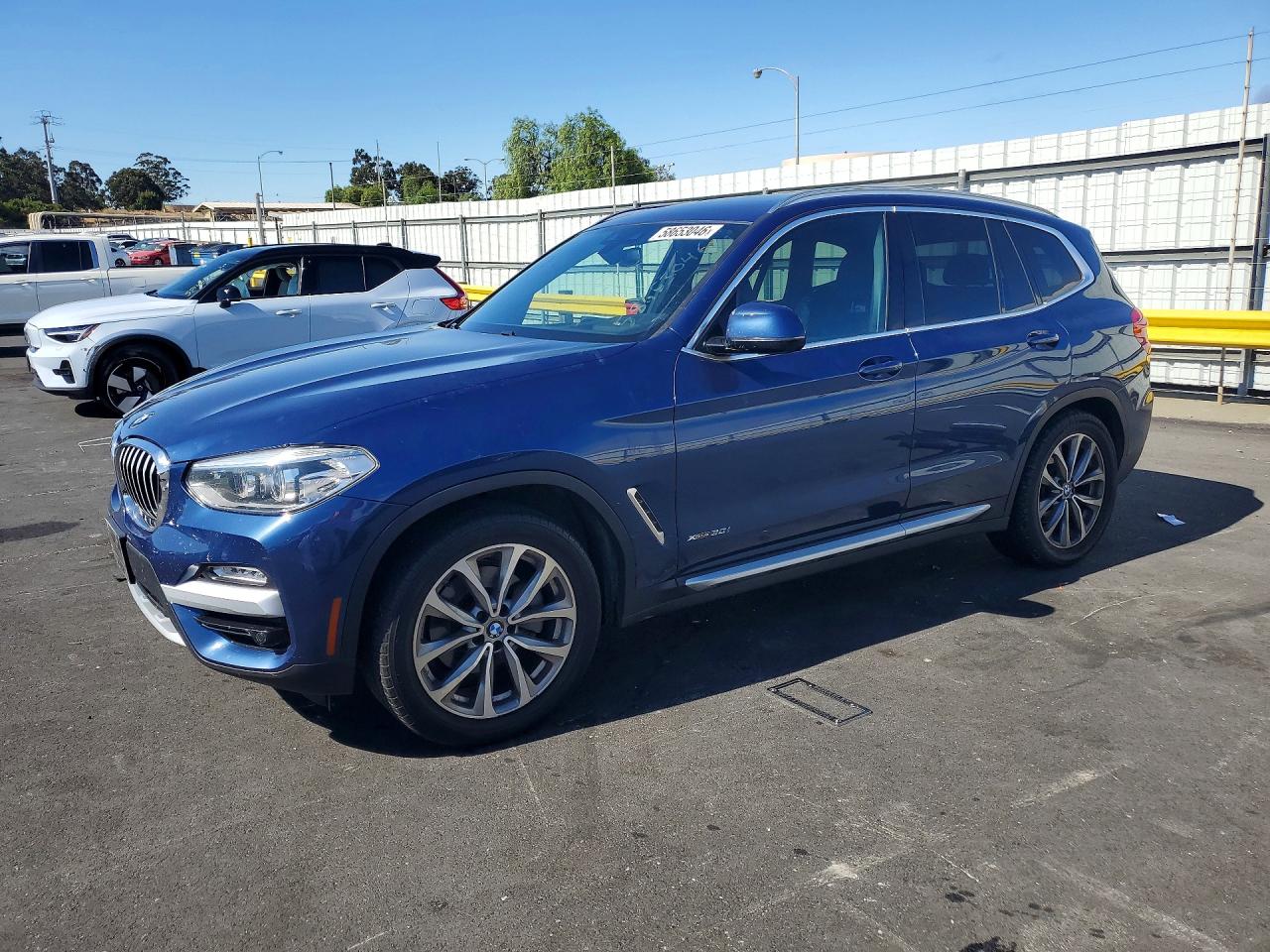 5UXTR9C58JLC81609 · 2018 BMW X3