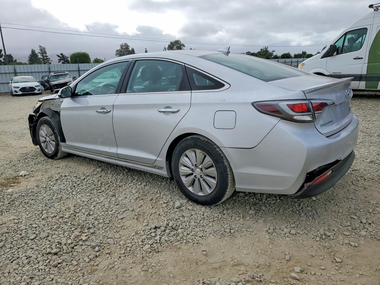KMHE24L17GA011475 · 2016 HYUNDAI SONATA HYBRID · 2/12