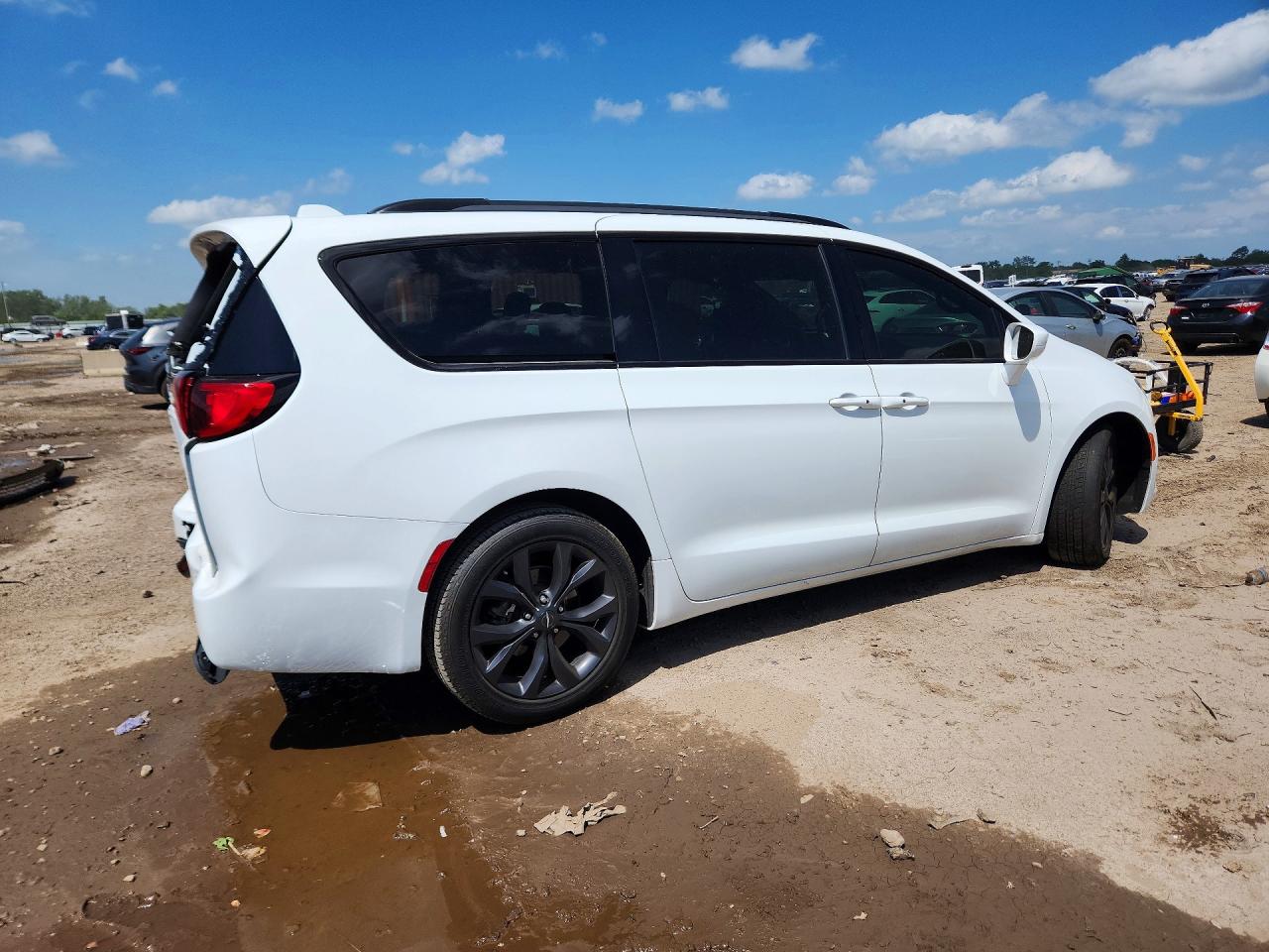 2C4RC1EG3KR589905 · 2019 CHRYSLER PACIFICA · 3/13