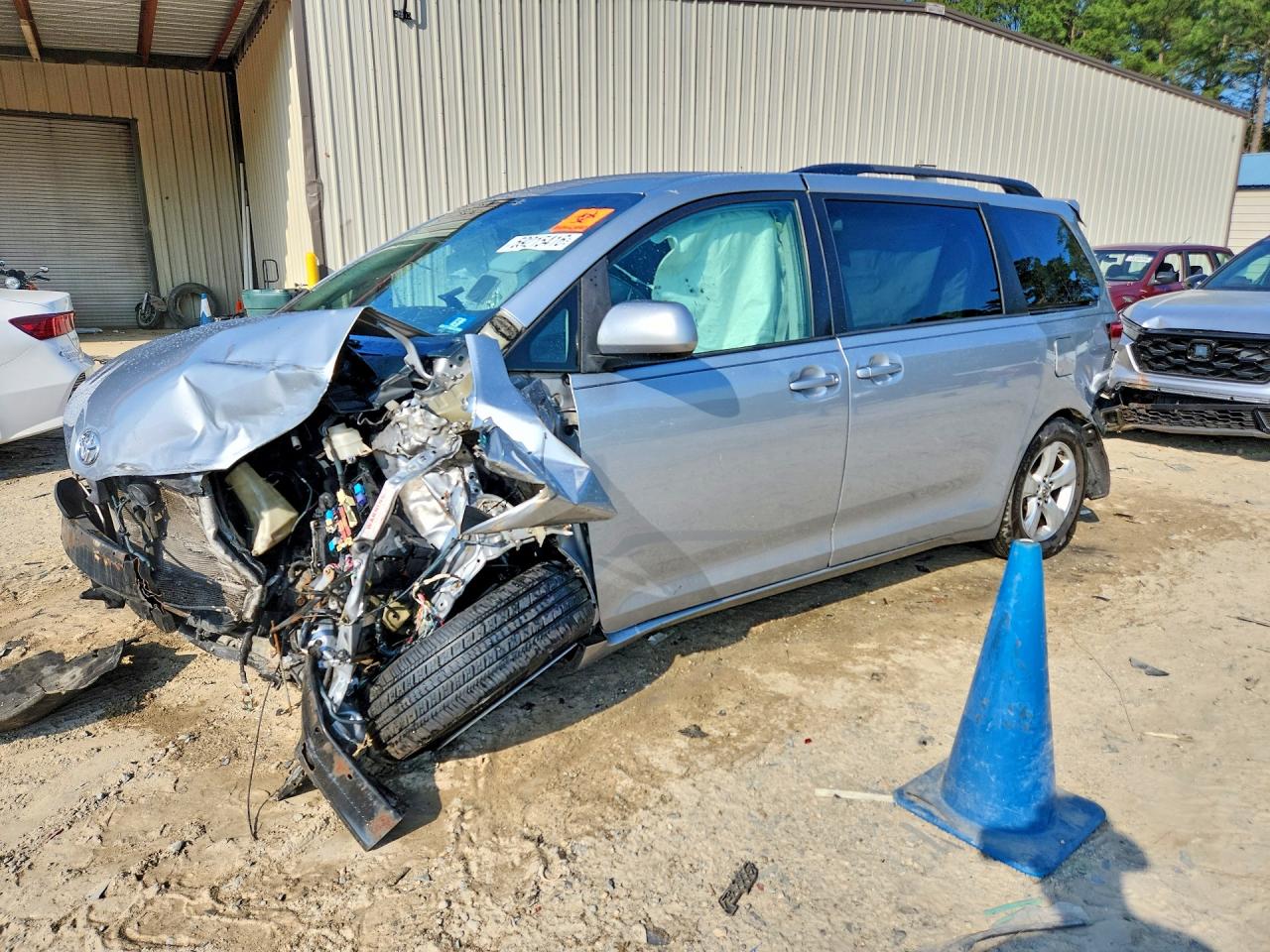 5TDKK3DCXES480738 · 2014 TOYOTA SIENNA