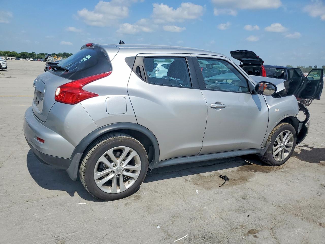 JN8AF5MR8BT012170 · 2011 NISSAN JUKE · 3/12