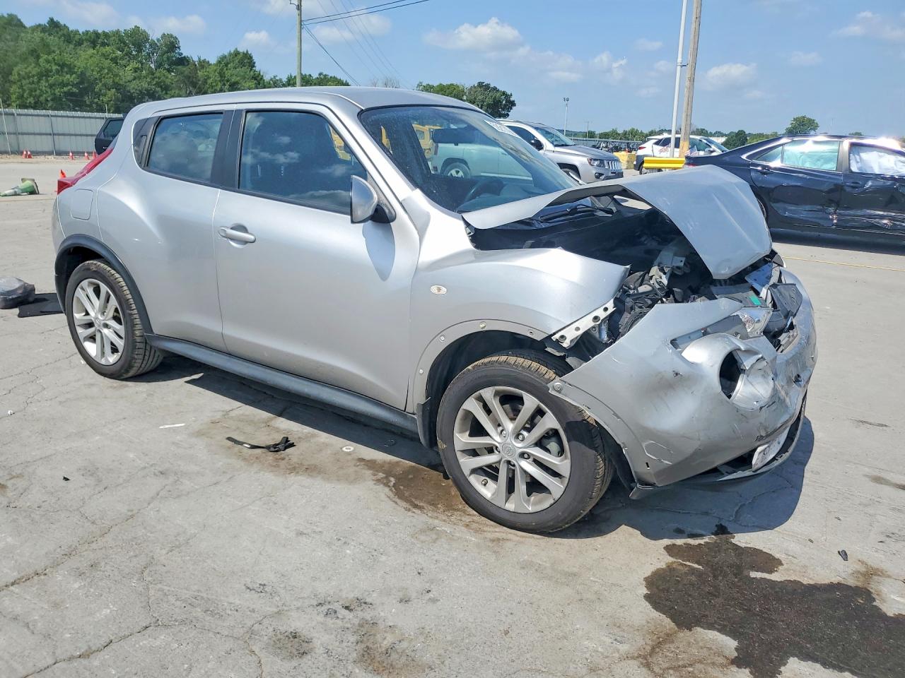 JN8AF5MR8BT012170 · 2011 NISSAN JUKE · 4/12