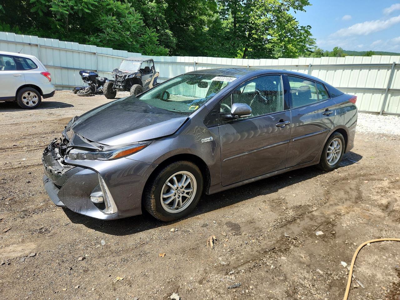 JTDKARFP8H3046460 · 2017 TOYOTA PRIUS PRIME