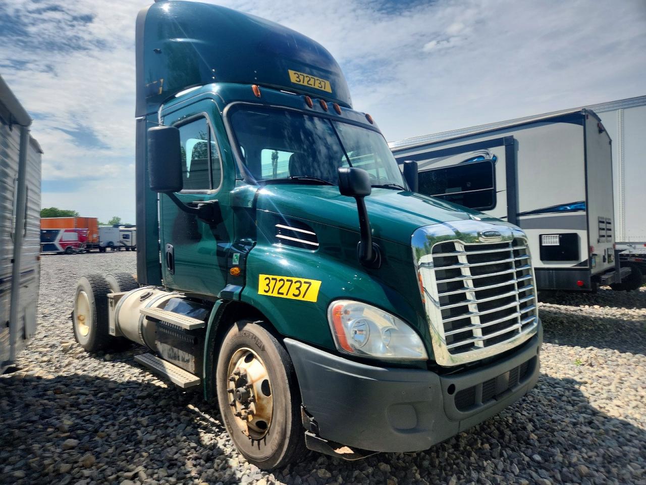 3AKBGADV7JSJL4565 · 2018 FREIGHTLINER CASCADIA 113