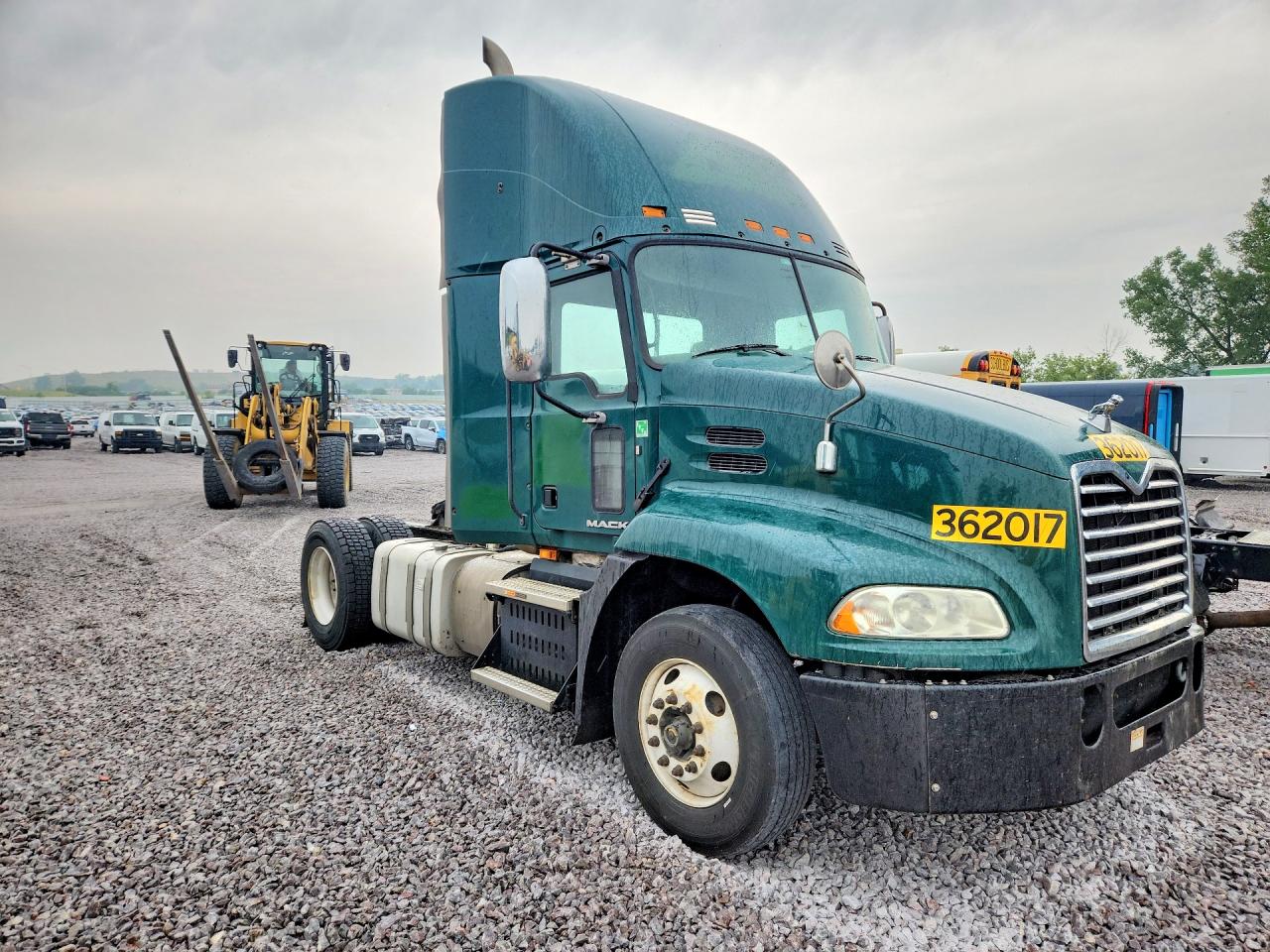 1M1AW01X1HM009325 · 2017 MACK 600 CXU600 · 4/13