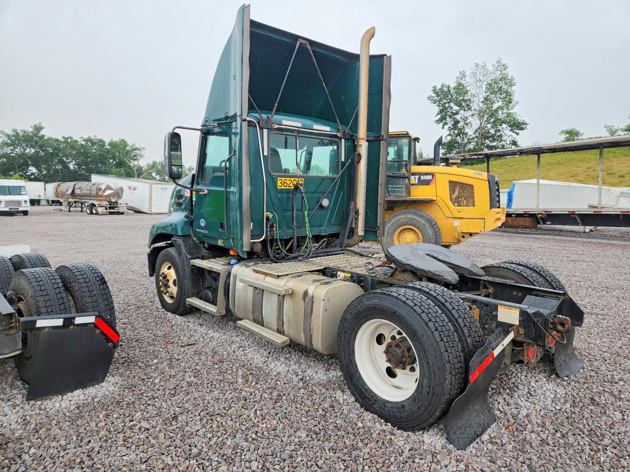 1M1AW01X1HM009325 · 2017 MACK 600 CXU600 · 2/13