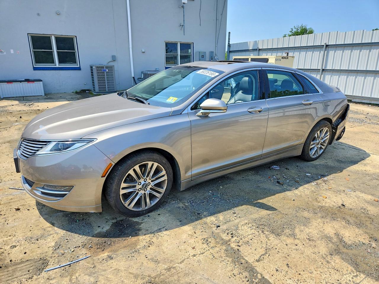 3LN6L2J98FR620917 · 2015 LINCOLN MKZ