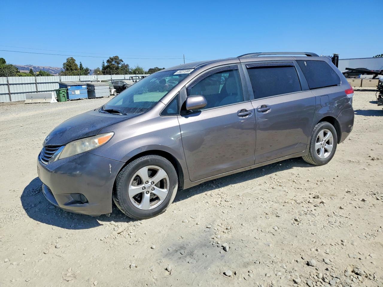 5TDKK3DC3DS397649 · 2013 TOYOTA SIENNA
