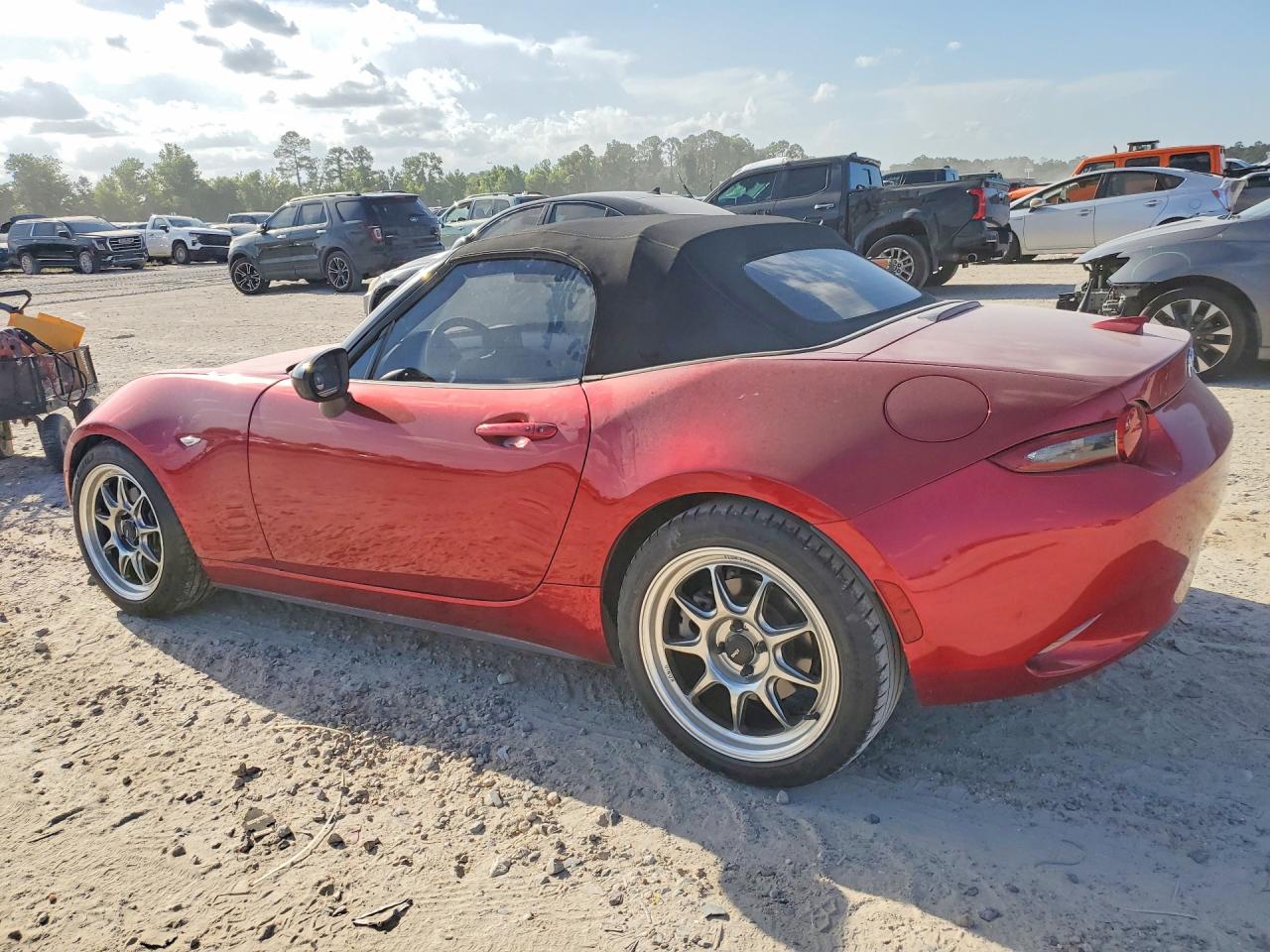JM1NDAB7XM0460489 · 2021 MAZDA MX-5 MIATA · 2/13