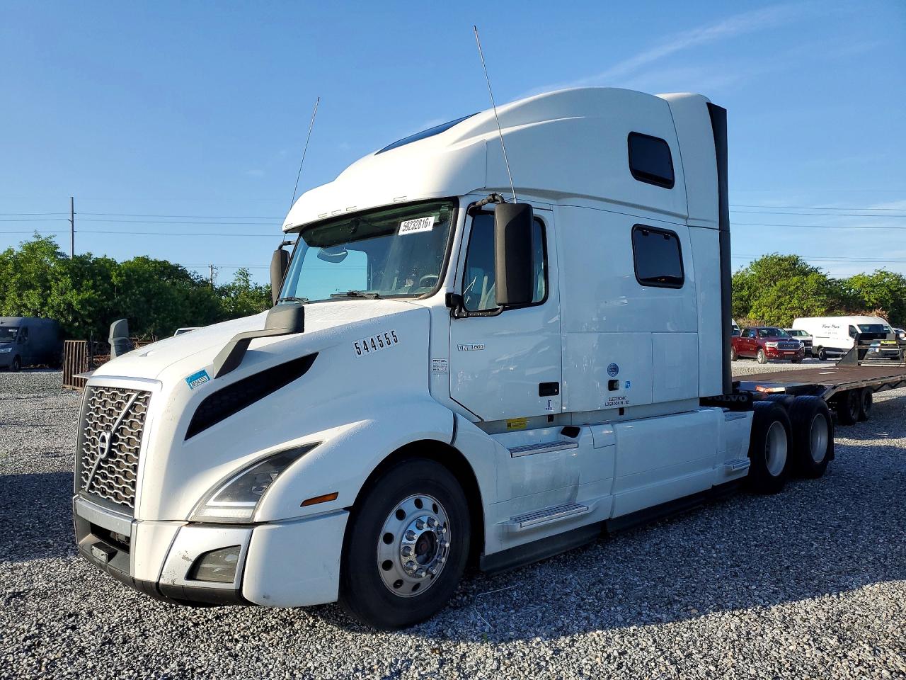 4V4NC9EH9LN259825 · 2020 VOLVO VNL