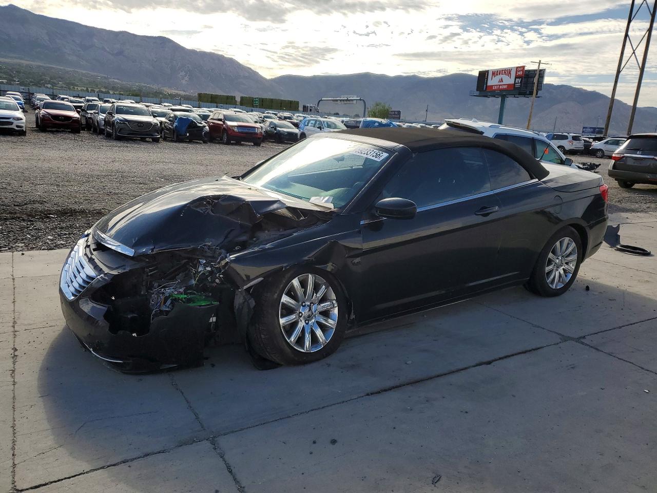 1C3BCBEB4DN531687 · 2013 CHRYSLER 200