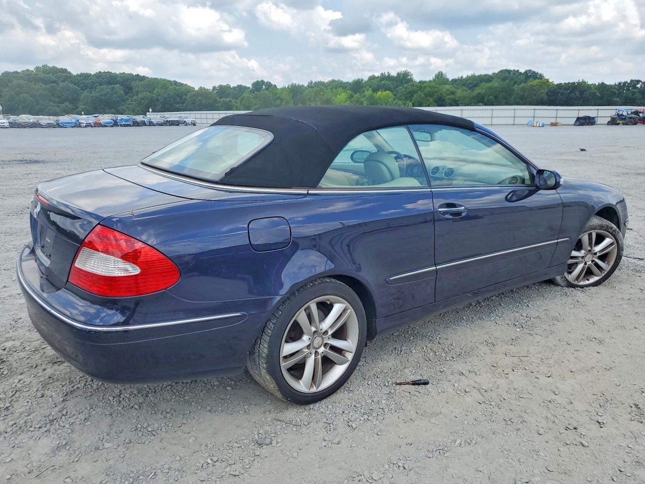 WDBTK56F39T108820 · 2009 MERCEDES-BENZ CLK · 3/12