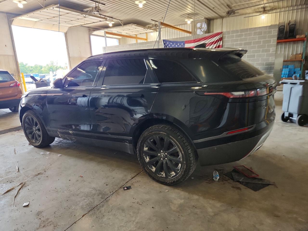 SALYL2RV8JA730117 · 2018 LAND ROVER RANGE ROVER VELAR · 2/13