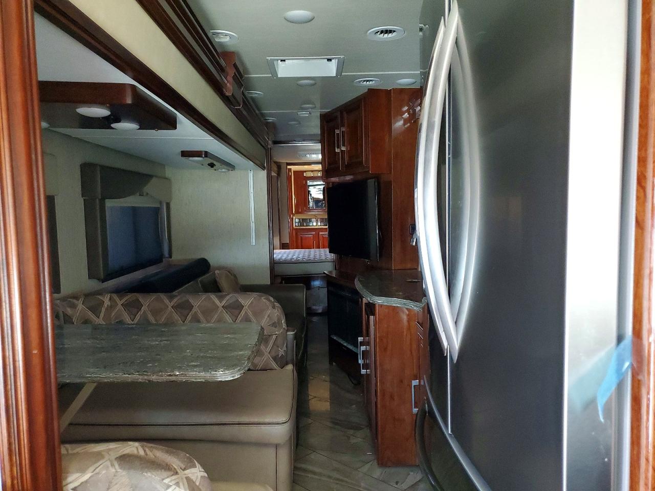 4UZAB2FC0JCJT5812 · 2018 FREIGHTLINER CHASSIS · 6/10