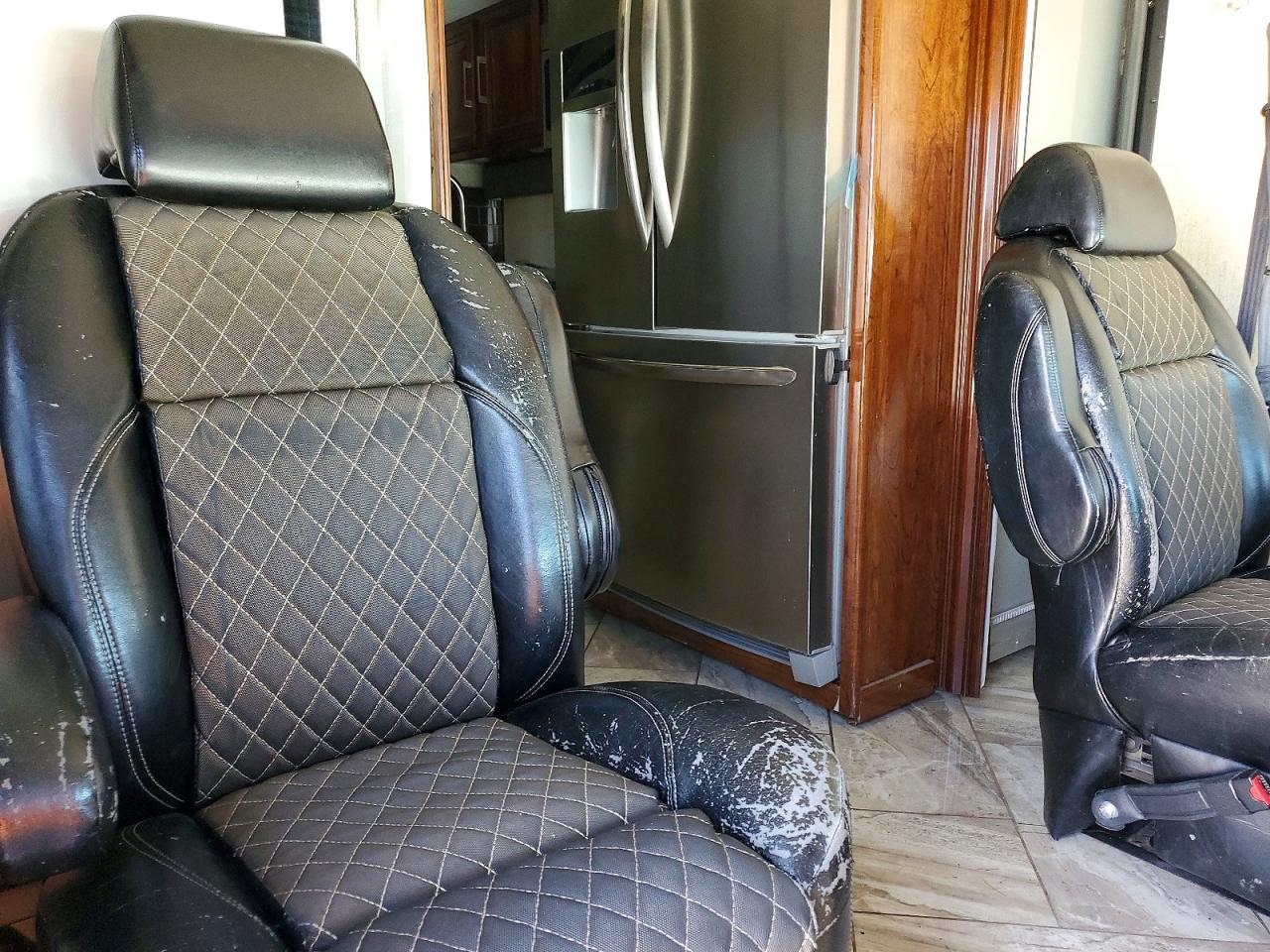 4UZAB2FC0JCJT5812 · 2018 FREIGHTLINER CHASSIS · 5/10