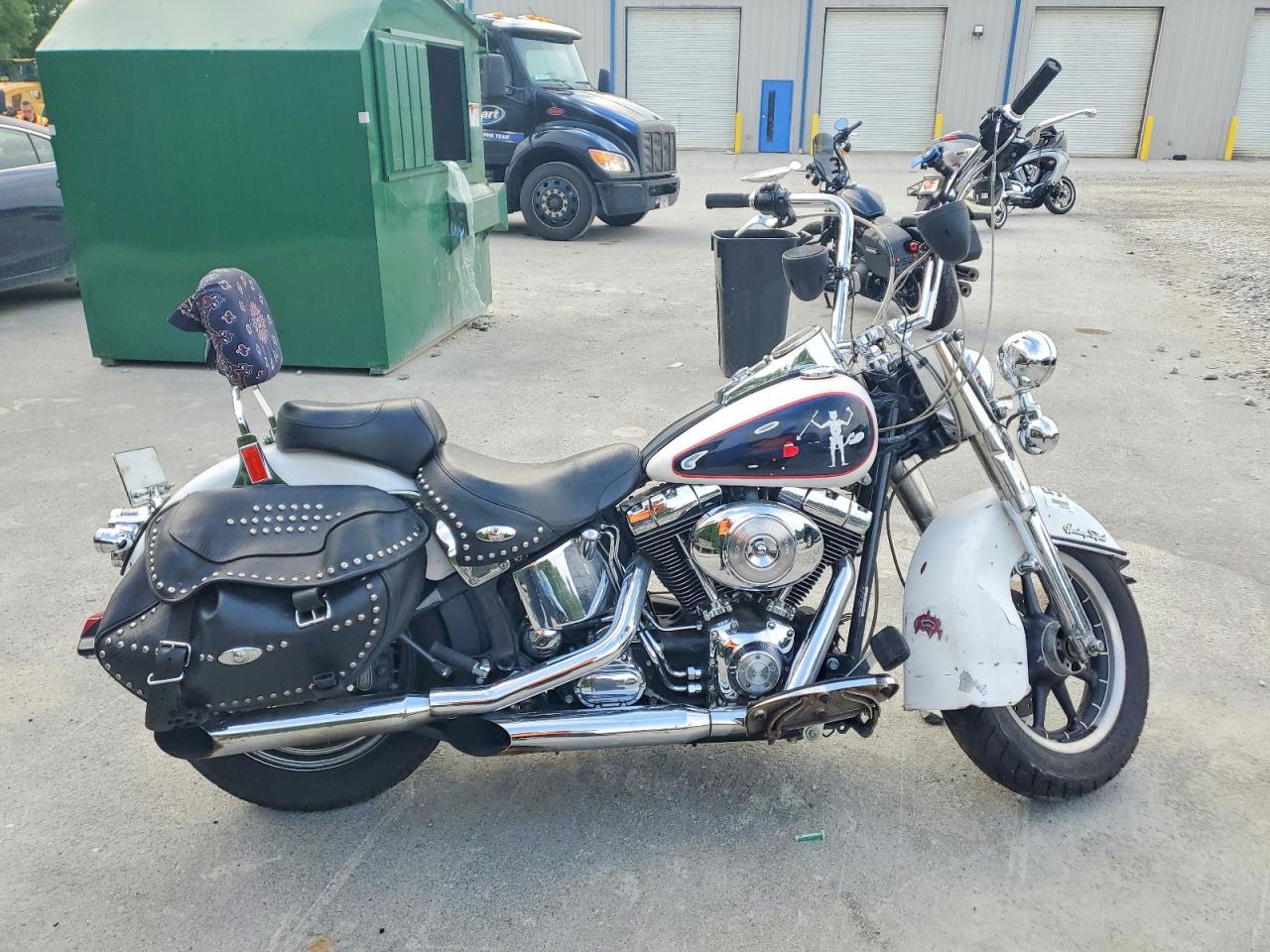 1HD1BWB164Y040273 · 2004 HARLEY-DAVIDSON FLSTCI