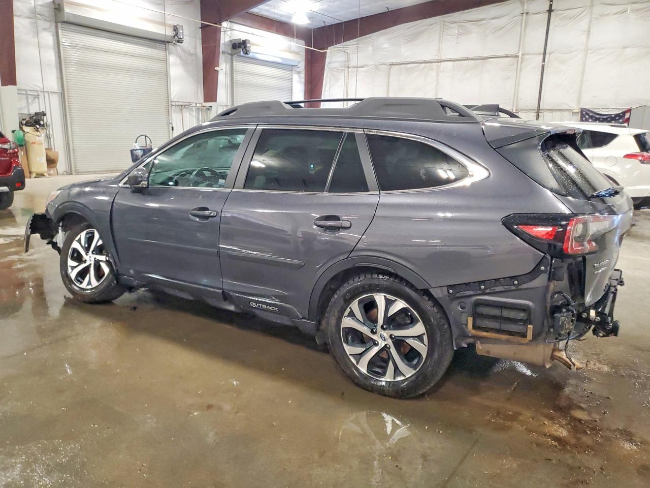 4S4BTANC6M3196065 · 2021 SUBARU OUTBACK · 2/14