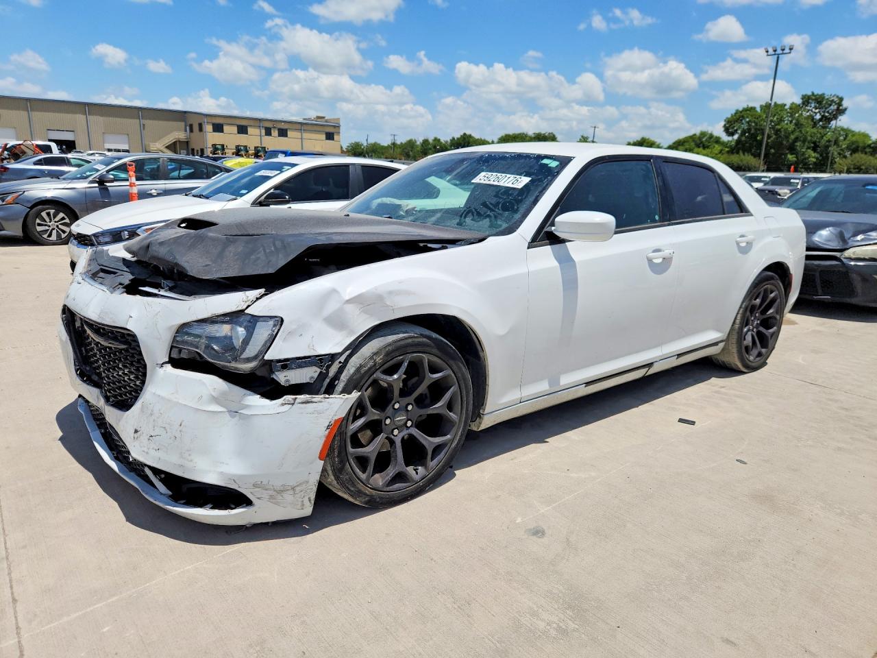 2C3CCABG6KH708082 · 2019 CHRYSLER 300