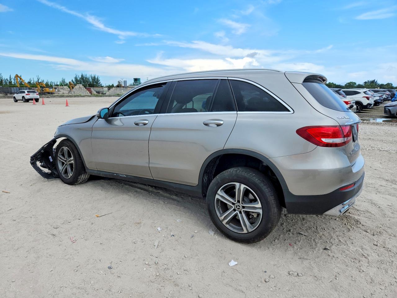 WDC0G4JB4KV155041 · 2019 MERCEDES-BENZ GLC · 2/13