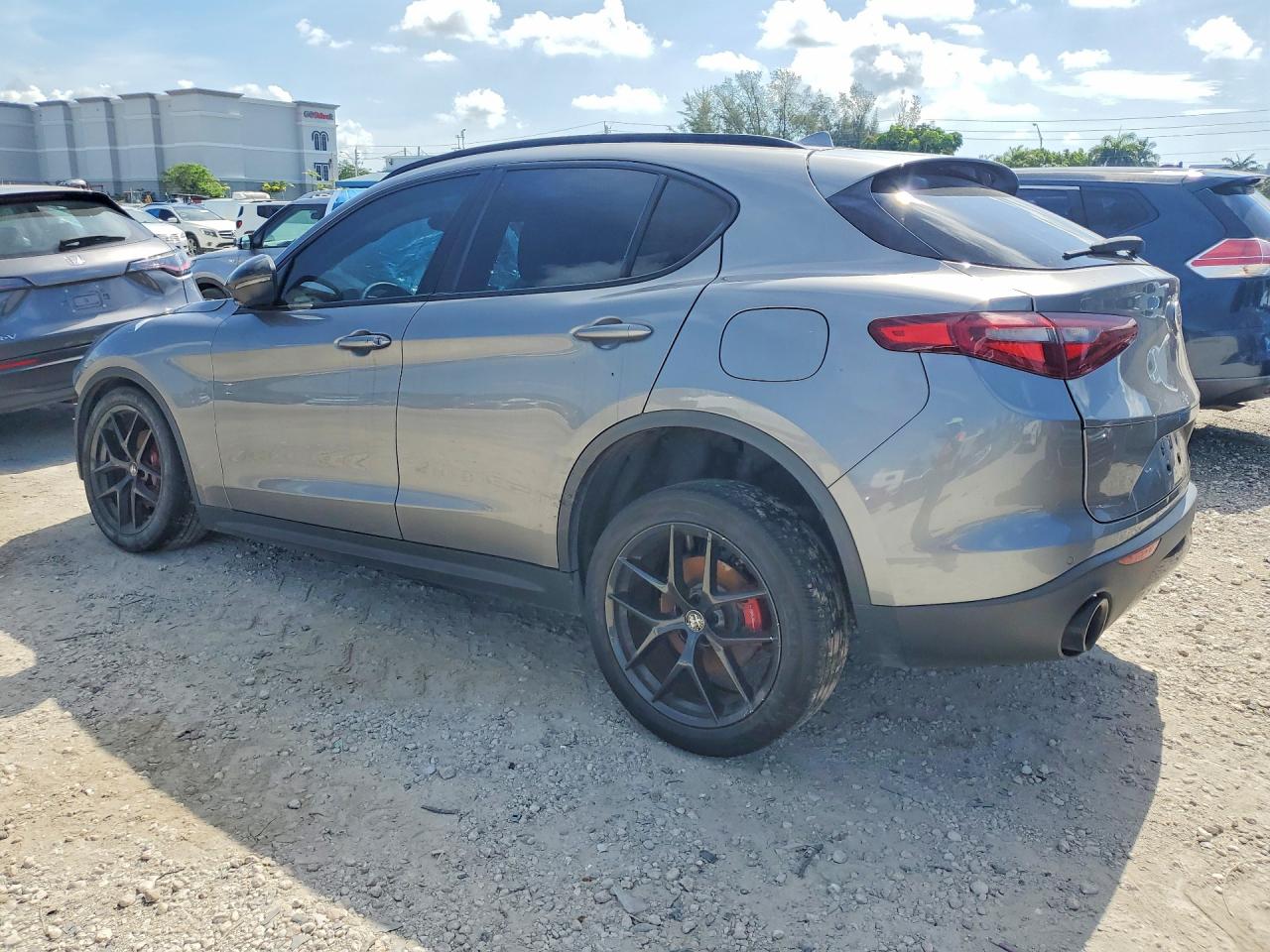 ZASPAJAN6L7C75483 · 2020 ALFA ROMEO STELVIO · 2/12