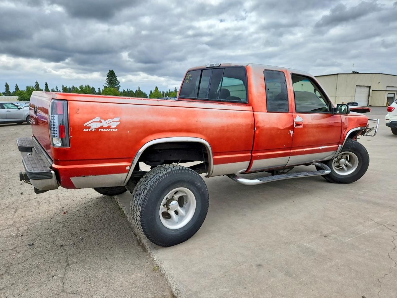 1GCEK19K3SE250350 · 1995 CHEVROLET GMT-400 · 3/12