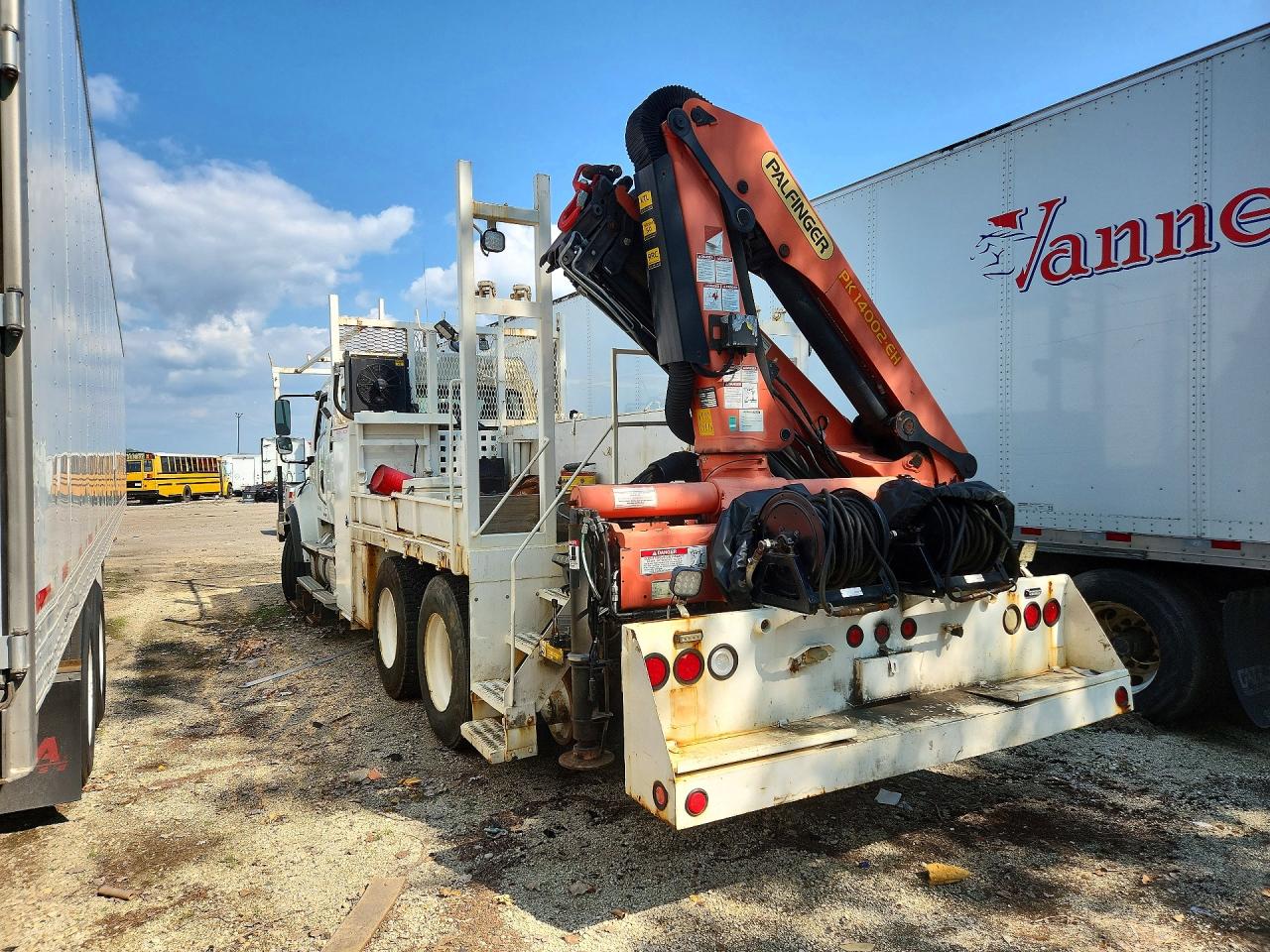 1FVHC3BS7CDBD8595 · 2012 FREIGHTLINER M2 · 2/14