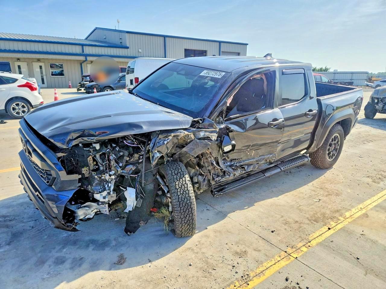 3TMLB5JN7TM214015 · 2026 TOYOTA TACOMA