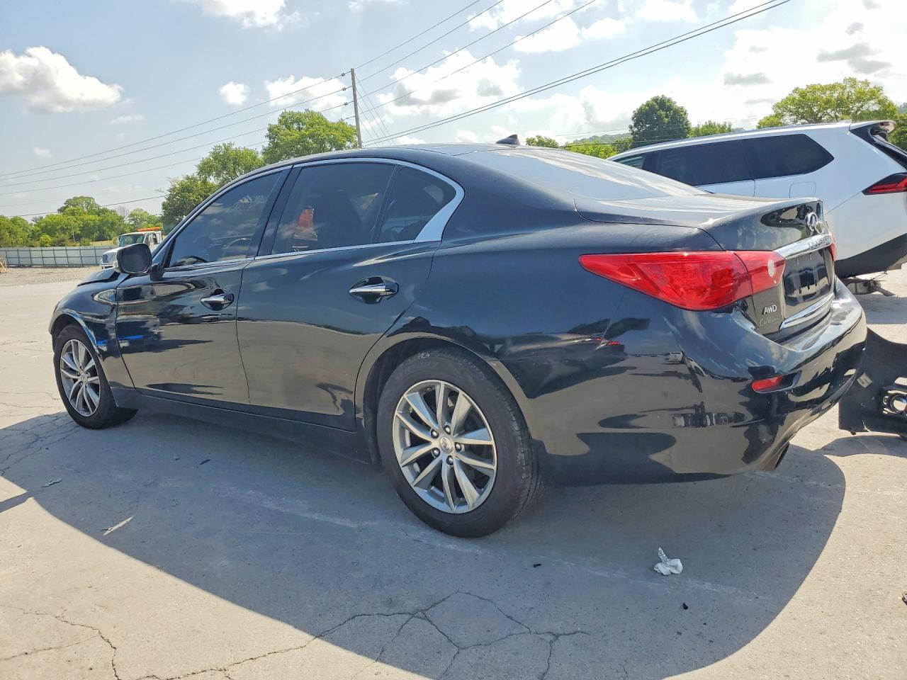 JN1BV7AR1FM401772 · 2015 INFINITI Q50 · 2/13