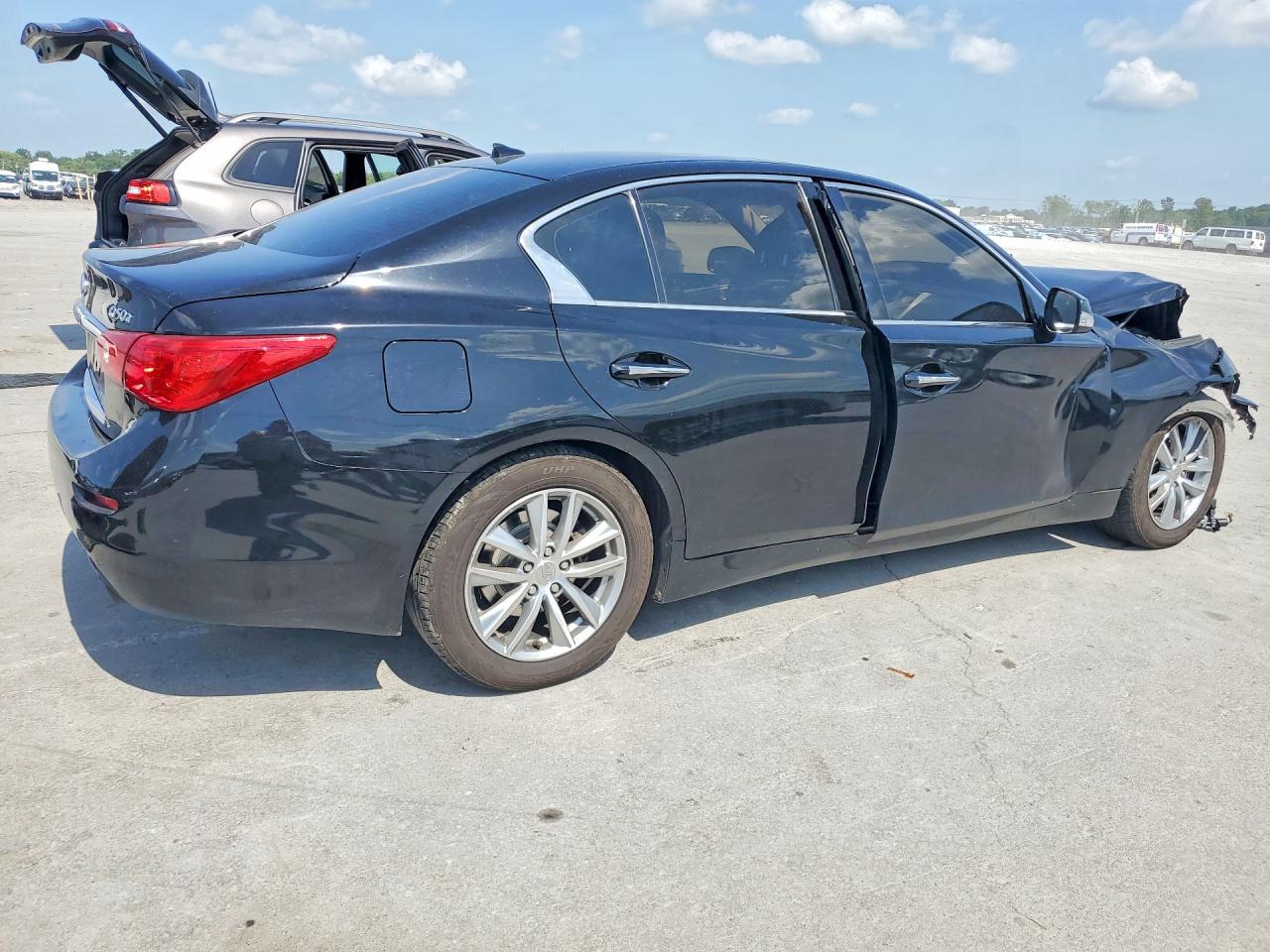 JN1BV7AR1FM401772 · 2015 INFINITI Q50 · 3/13