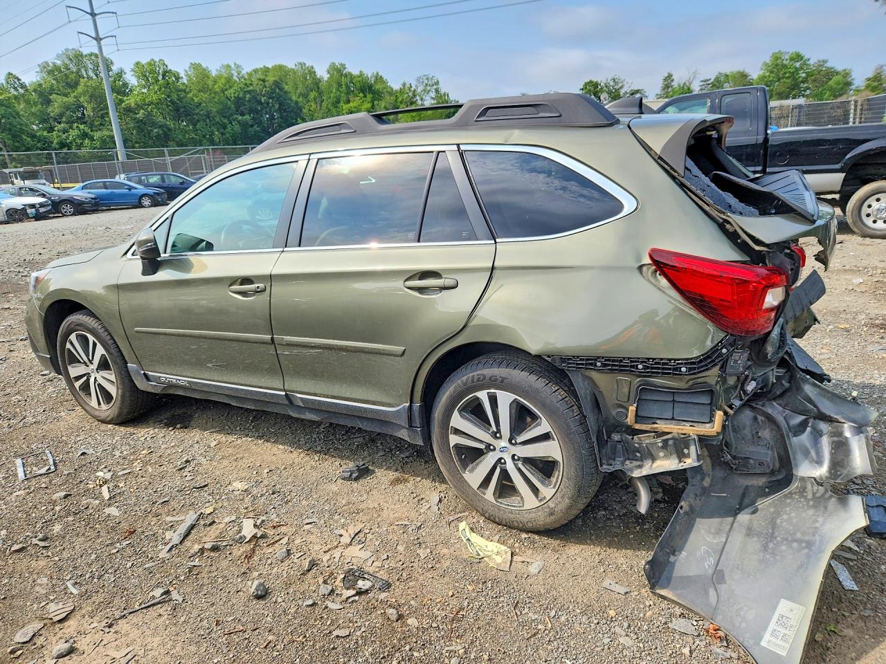 4S4BSANC4J3228686 · 2018 SUBARU OUTBACK · 2/13