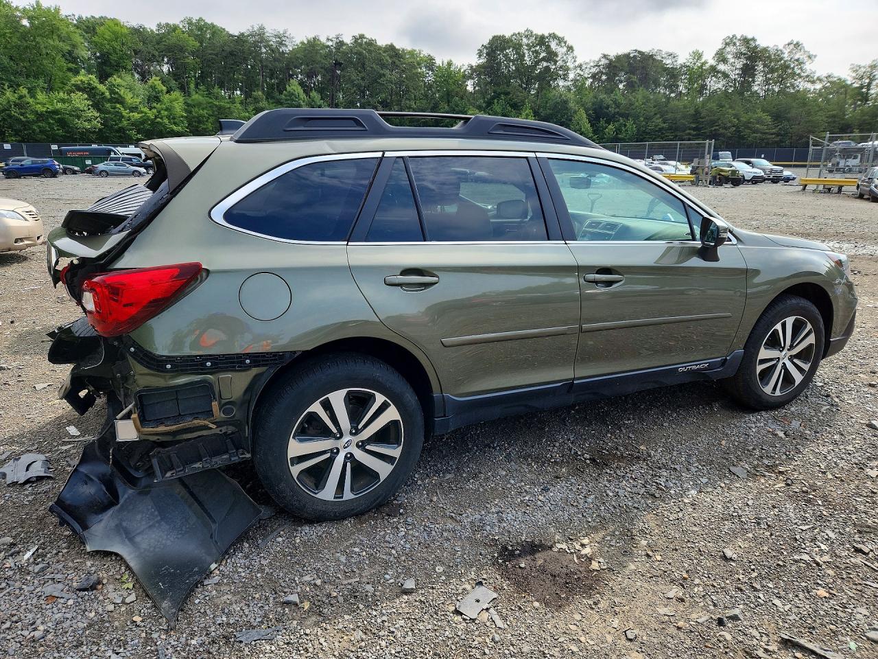4S4BSANC4J3228686 · 2018 SUBARU OUTBACK · 3/13