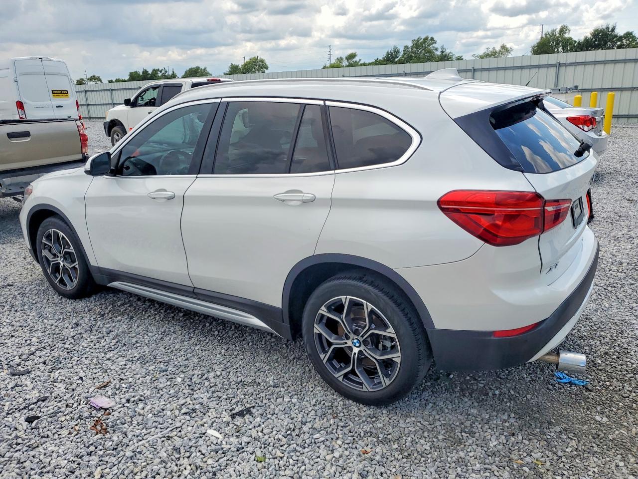 WBXJG7C02M5T59544 · 2021 BMW X1 · 2/13