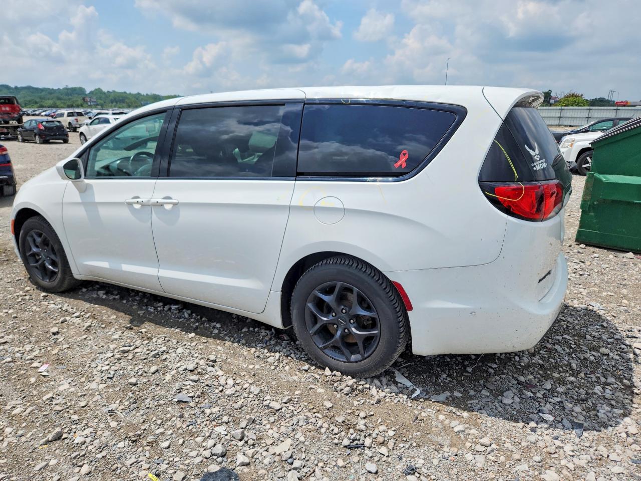 2C4RC1BG3JR317616 · 2018 CHRYSLER PACIFICA · 2/14