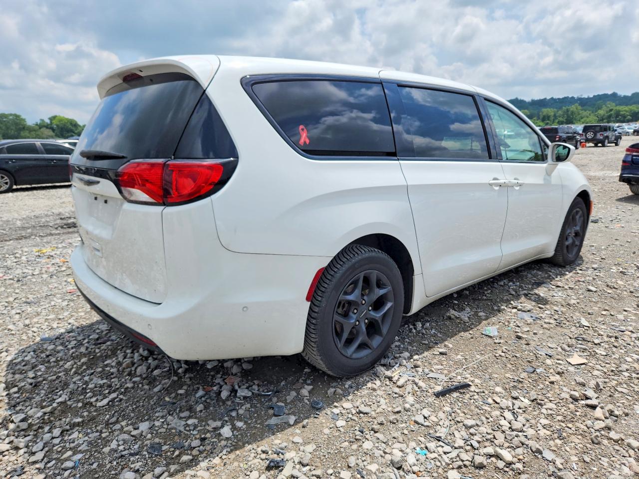 2C4RC1BG3JR317616 · 2018 CHRYSLER PACIFICA · 3/14