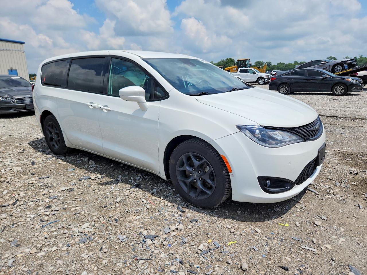 2C4RC1BG3JR317616 · 2018 CHRYSLER PACIFICA · 4/14