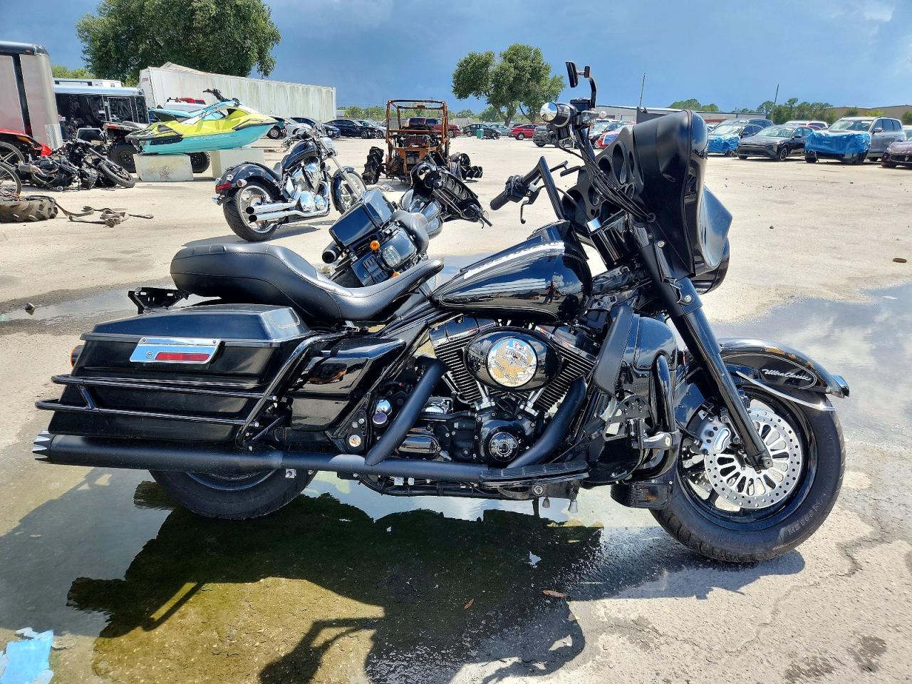 1HD1FCW145Y669786 · 2005 HARLEY-DAVIDSON FLHTCUI