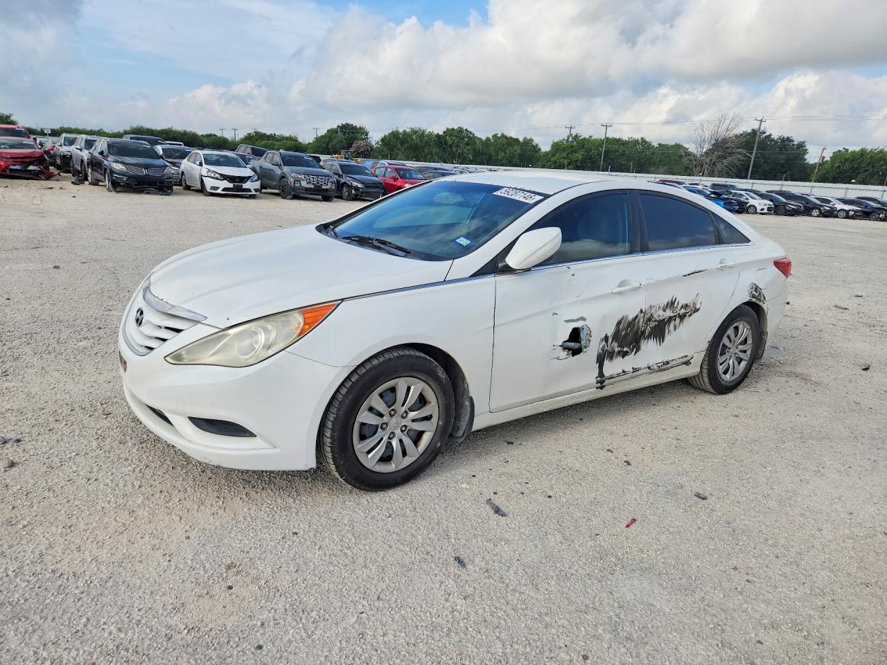 5NPEB4AC4BH240383 · 2011 HYUNDAI SONATA