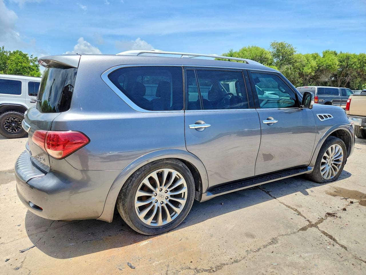 JN8AZ2NF7H9647364 · 2017 INFINITI QX80 · 3/12
