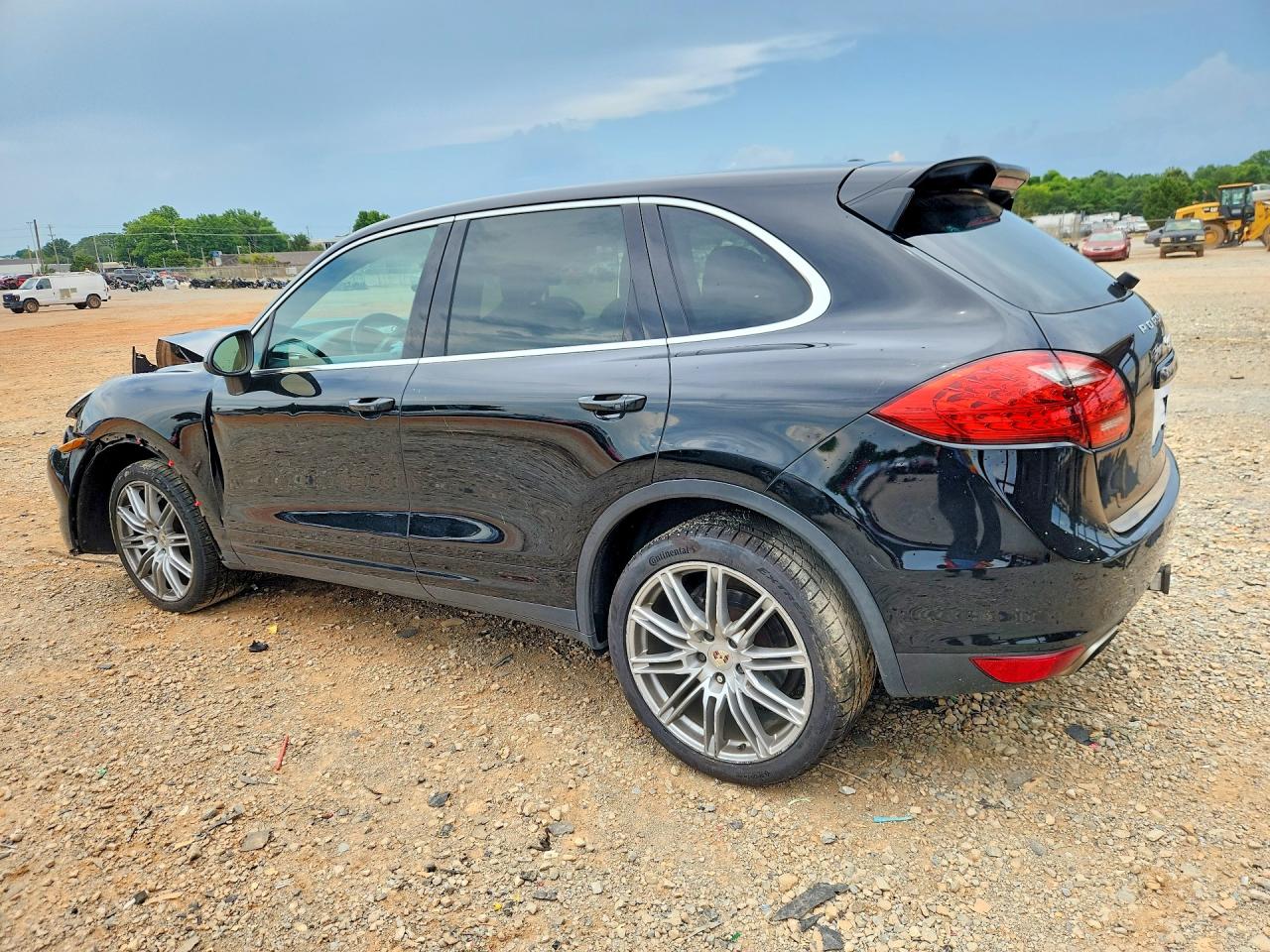 WP1AA2A2XCLA08590 · 2012 PORSCHE CAYENNE · 2/14