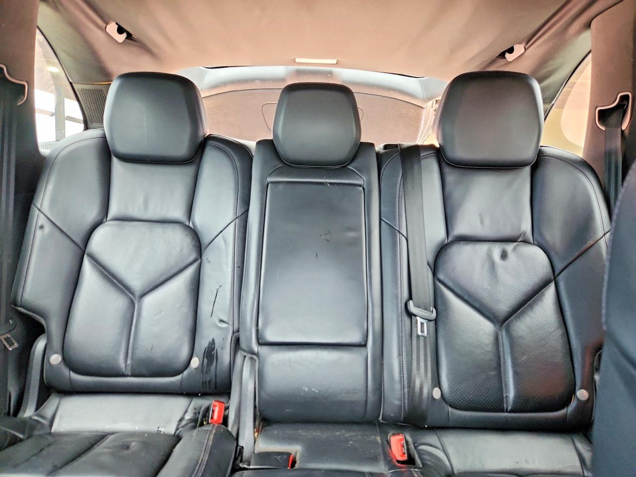 WP1AA2A2XCLA08590 · 2012 PORSCHE CAYENNE · 10/14