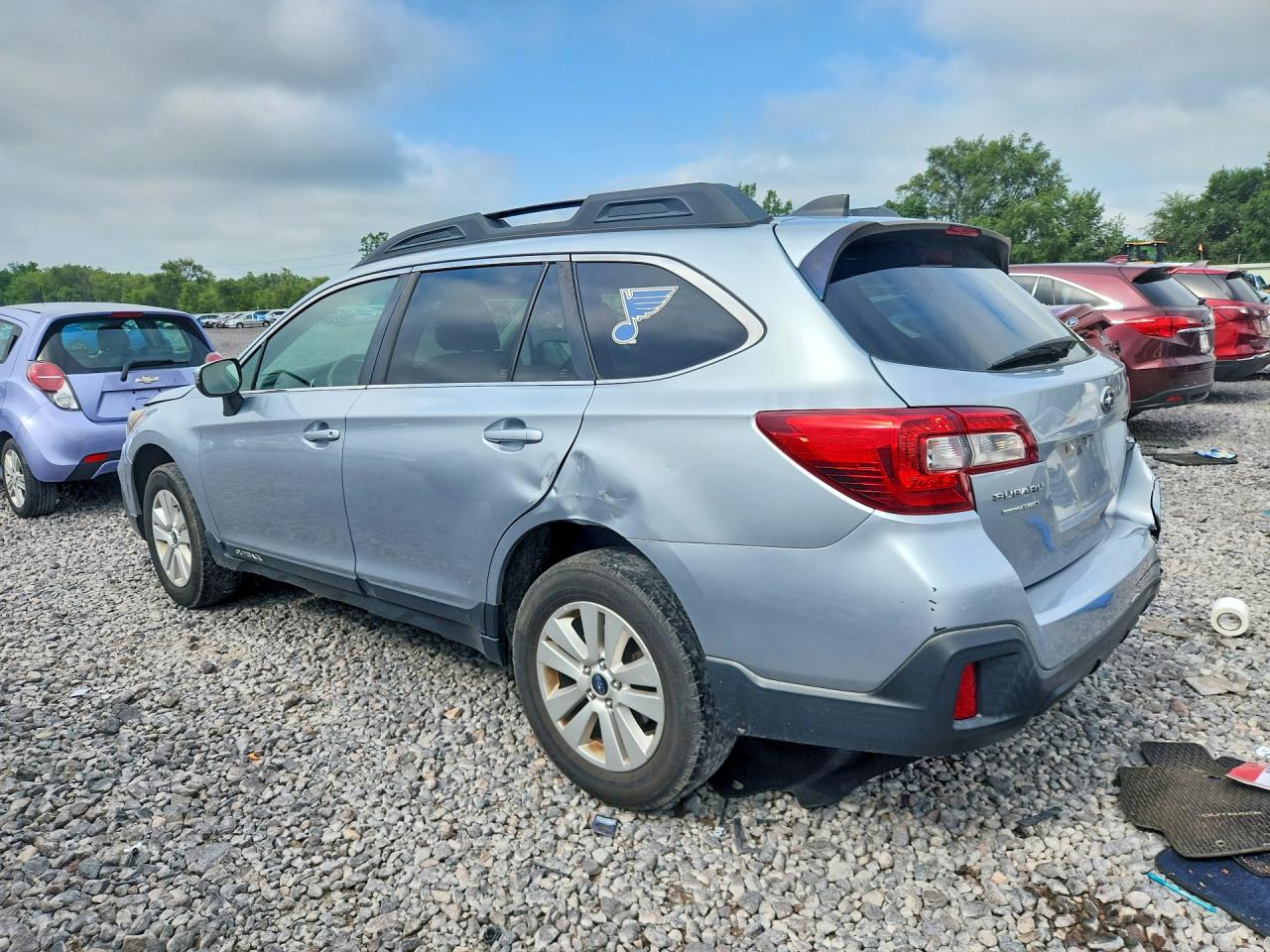 4S4BSAFC5J3367725 · 2018 SUBARU OUTBACK · 2/12