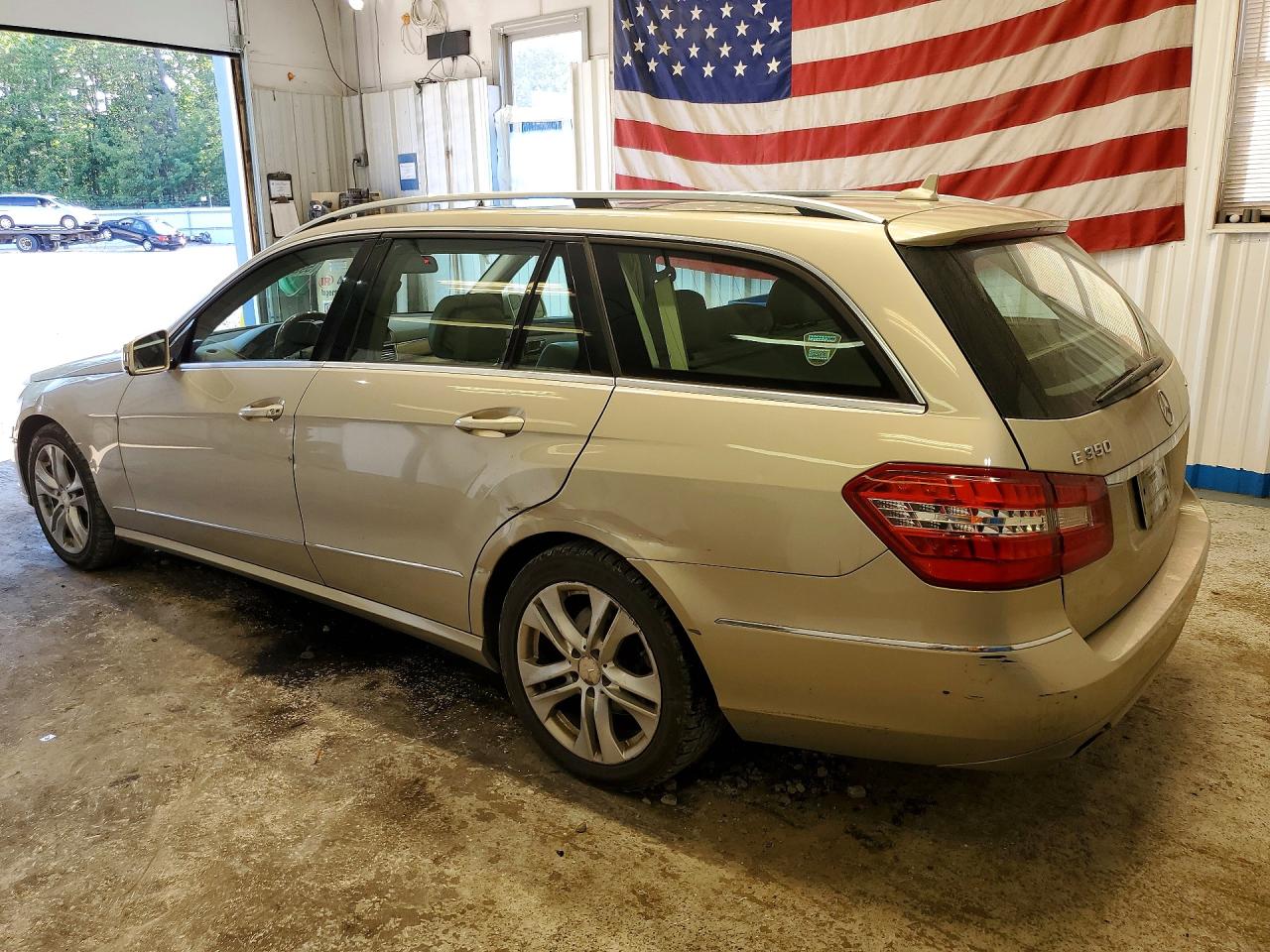 WDDHH8HB3BA305656 · 2011 MERCEDES-BENZ E · 2/12